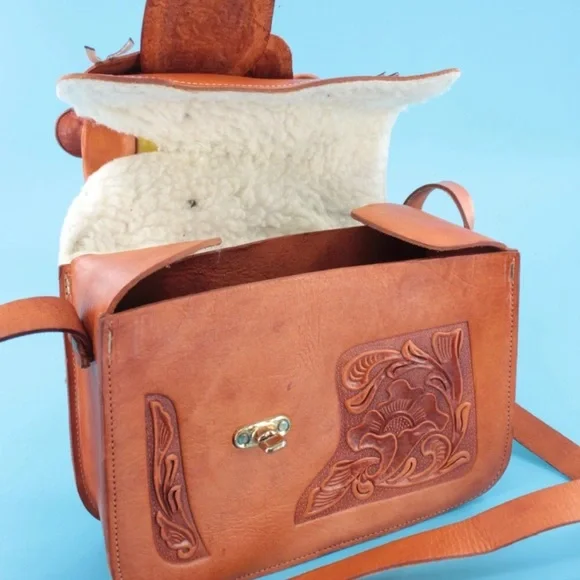 SADDLE vintage Handmade, Artisan Hand Tooled Mexican Leather Shoulder Bag - Picture 4 of 15